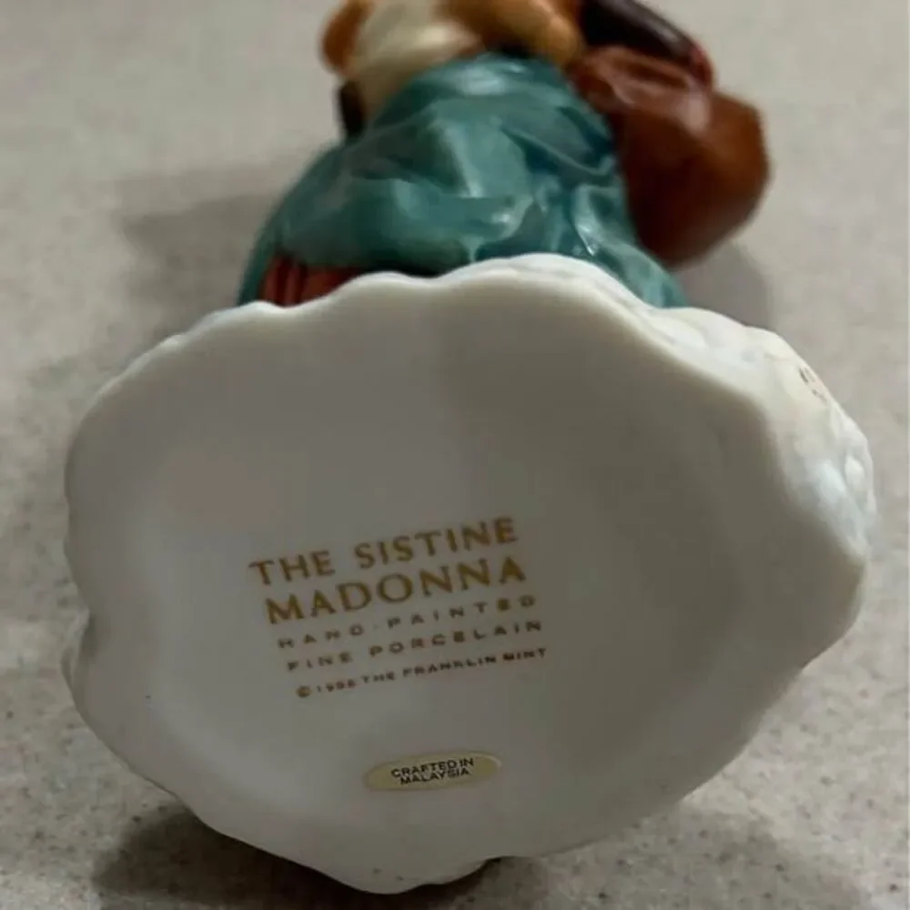 Sistine Madonna Hand Painted Fine Porcelain Figurine 1986 Franklin Mint